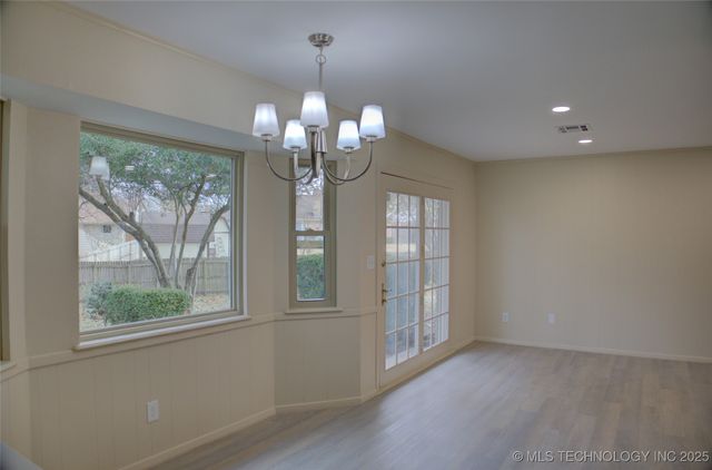 6946 E 20th Place, Tulsa, OK 74114