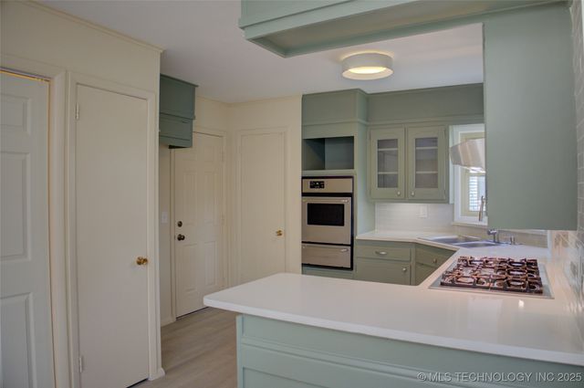 6946 E 20th Place, Tulsa, OK 74114