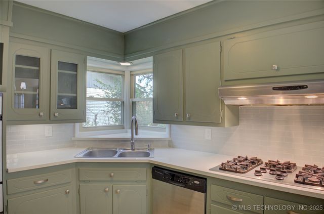 6946 E 20th Place, Tulsa, OK 74114