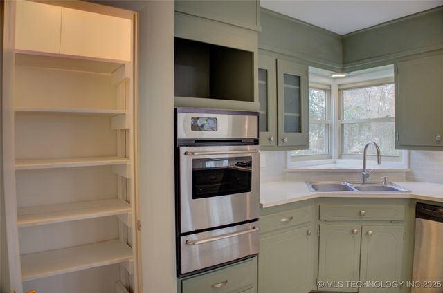 6946 E 20th Place, Tulsa, OK 74114