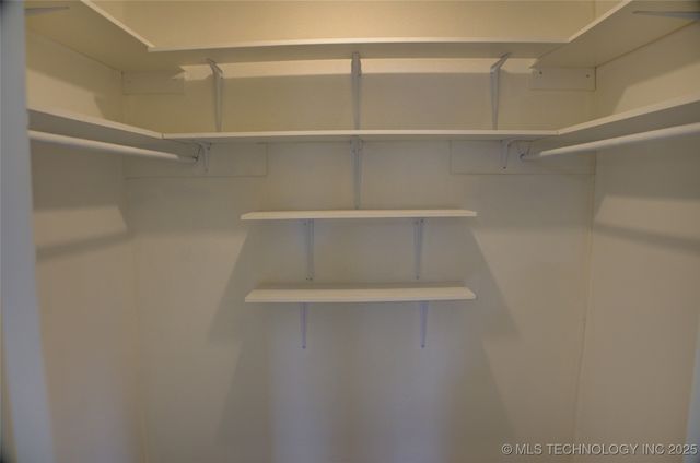 6946 E 20th Place, Tulsa, OK 74114