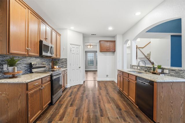 508 Lakeview Circle, Burleson, TX 76028