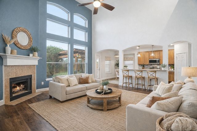 508 Lakeview Circle, Burleson, TX 76028