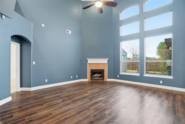 508 Lakeview Circle, Burleson, TX 76028