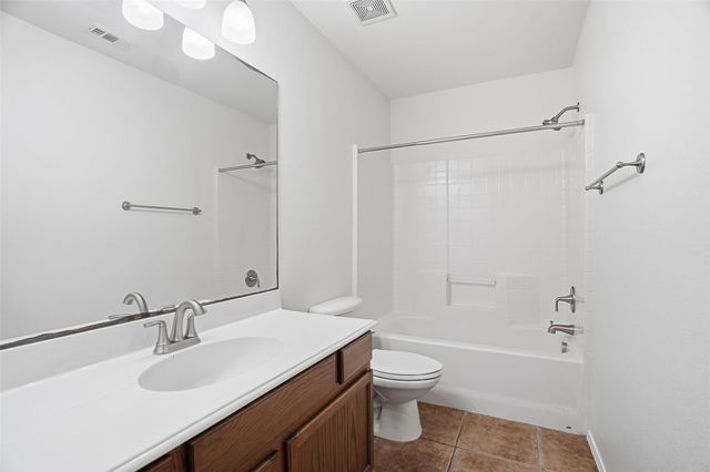 508 Lakeview Circle, Burleson, TX 76028