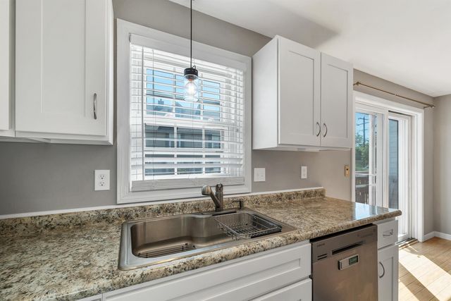 94 Beech Hill Ave Unit 5, Manchester, NH 03103