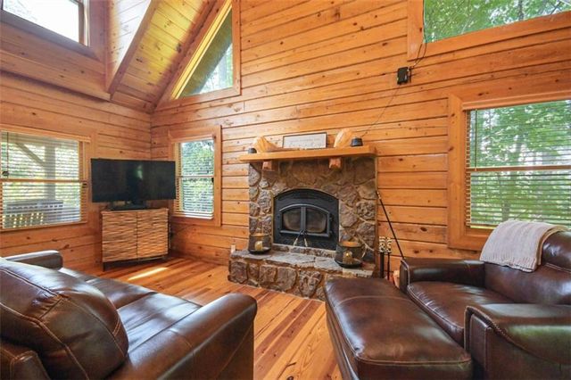 250 Meadow Lane, Talking Rock, GA 30175