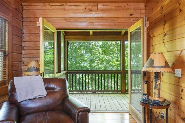 250 Meadow Lane, Talking Rock, GA 30175