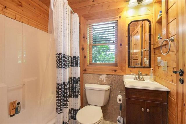 250 Meadow Lane, Talking Rock, GA 30175