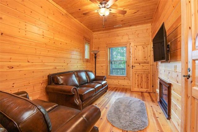 250 Meadow Lane, Talking Rock, GA 30175