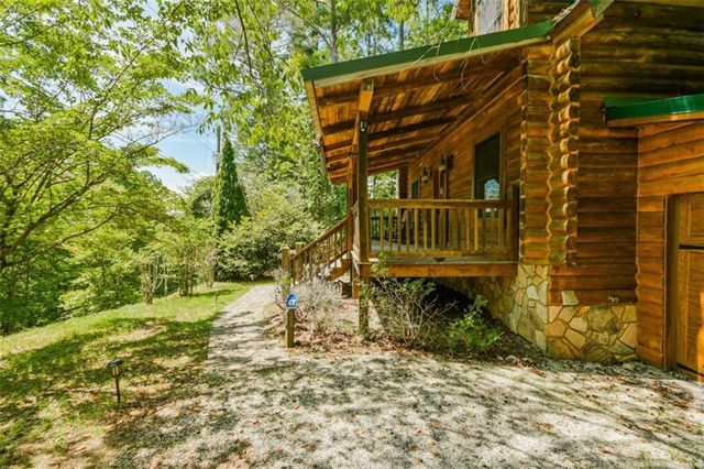 250 Meadow Lane, Talking Rock, GA 30175