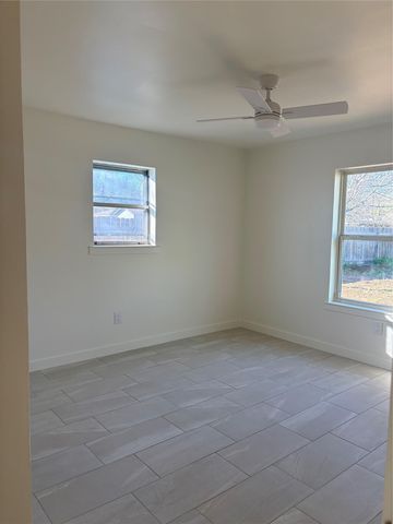 1203 Hackberry DR, Marble Falls, TX 78654