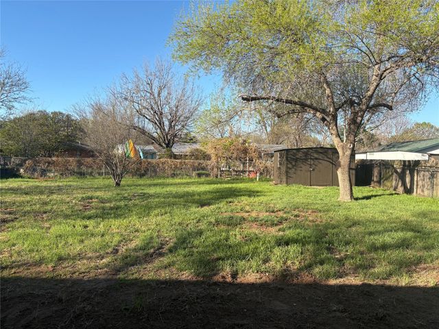 1203 Hackberry DR, Marble Falls, TX 78654