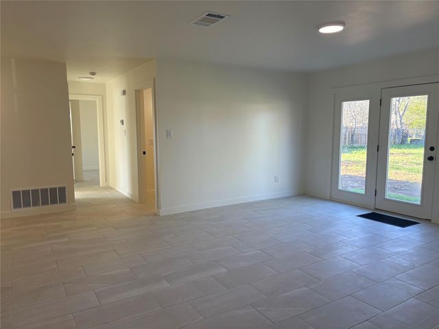 1203 Hackberry DR, Marble Falls, TX 78654