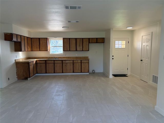 1203 Hackberry DR, Marble Falls, TX 78654