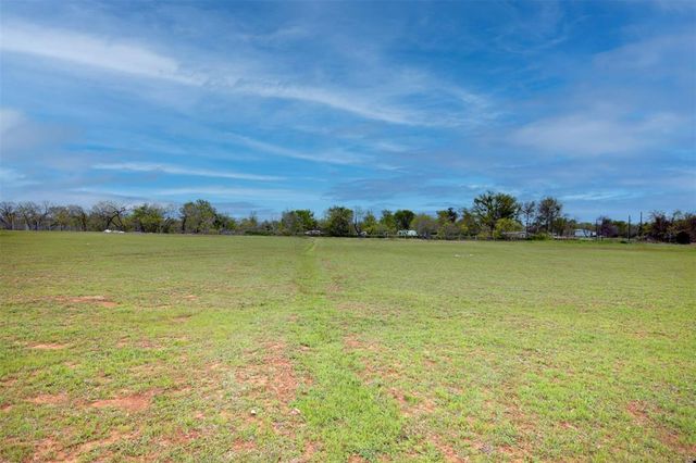 690 Casen ST, Dale, TX 78616