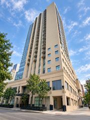 111 W Maple Street 2701, Chicago, IL 60610