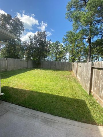 49 Woodland Hills Drive B, Conroe, TX 77303