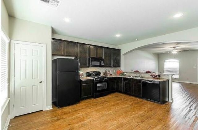 49 Woodland Hills Drive B, Conroe, TX 77303