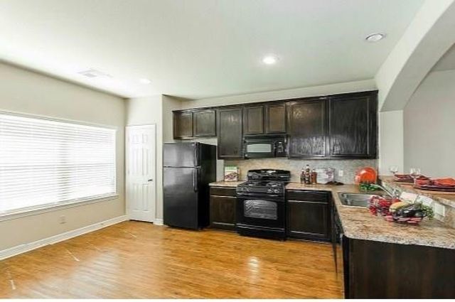 49 Woodland Hills Drive B, Conroe, TX 77303