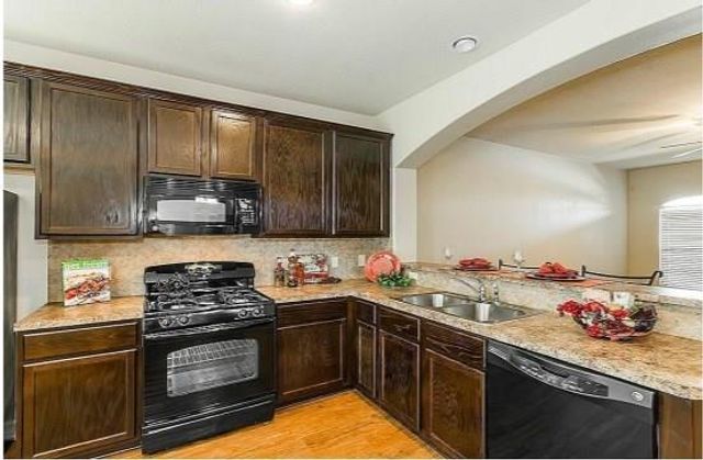 49 Woodland Hills Drive B, Conroe, TX 77303