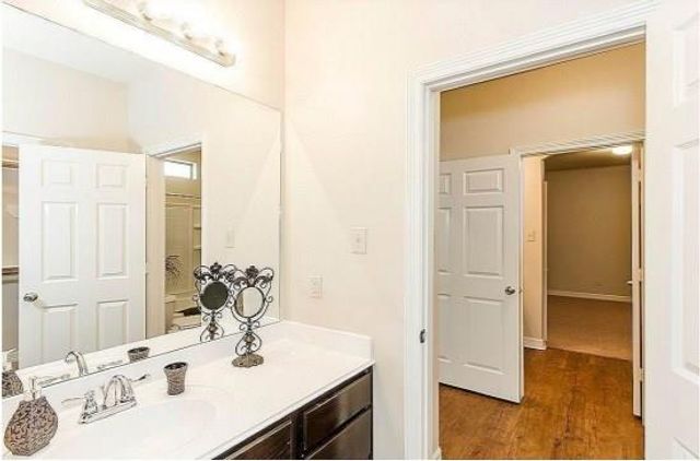 49 Woodland Hills Drive B, Conroe, TX 77303