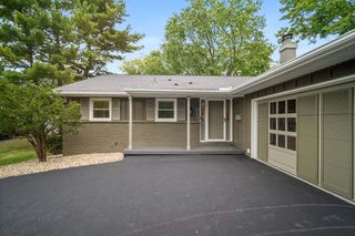 319 Hillside Lane, Bloomington, IL 61701