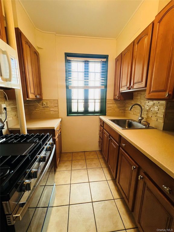 1595 Unionport Road 11A, Bronx, NY 10462 — photo 4