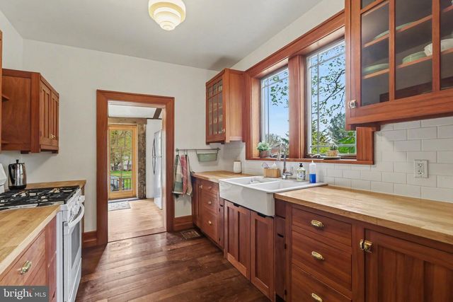 1438 NAAMANS CREEK RD, Garnet Valley, PA 19060