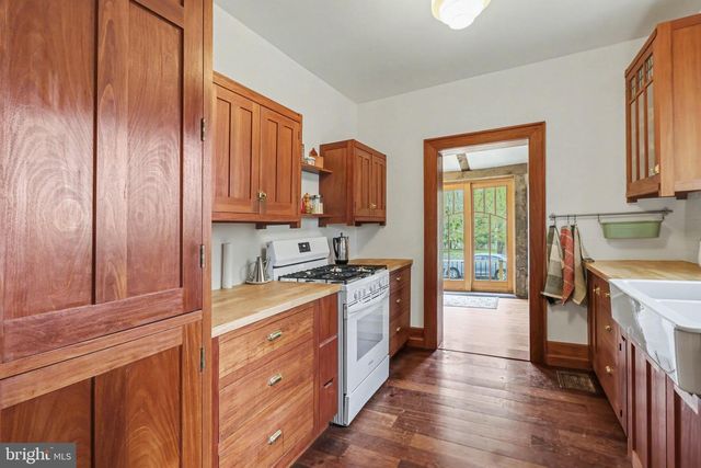 1438 NAAMANS CREEK RD, Garnet Valley, PA 19060