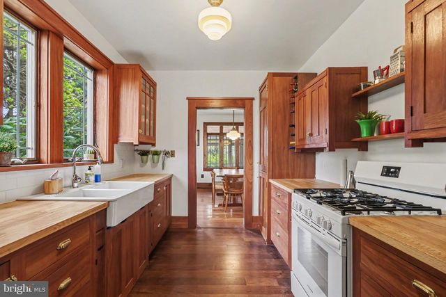 1438 NAAMANS CREEK RD, Garnet Valley, PA 19060