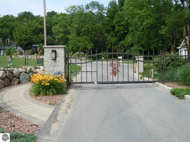 843 Wind Drift Drive, Garfield Twp, MI 49684