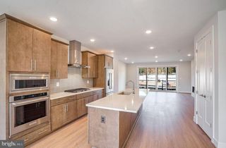 1609 FELLOWSHIP SQ, Reston, VA 20190