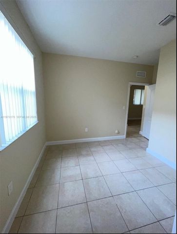 1661 SE 29th Ct 109, Homestead, FL 33035