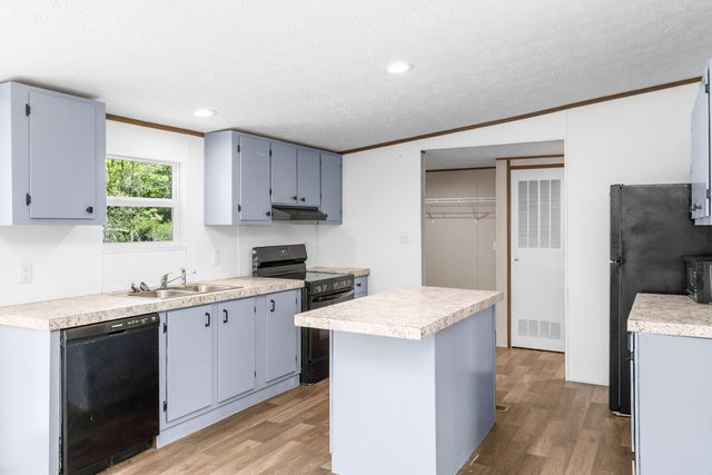 656 Omega Park Road, Somerset, KY 42501