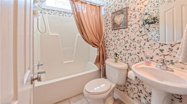 1250 Whitworth Court, Kernersville, NC 27284