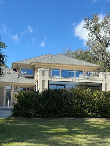 8 Leamington Pl, Hilton Head Island, SC 29928