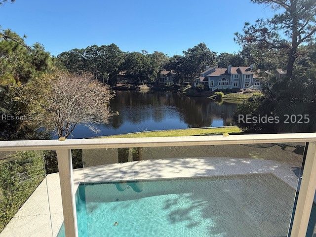 8 Leamington Pl, Hilton Head Island, SC 29928