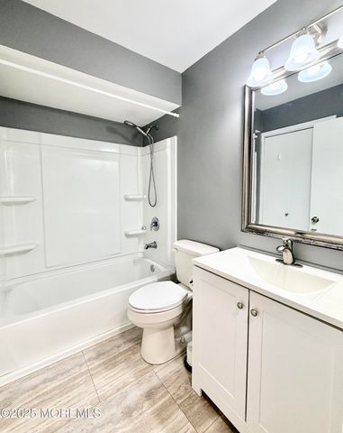 304 Wellington Place, Aberdeen, NJ 07747