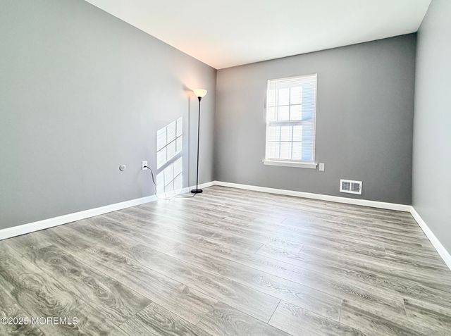 304 Wellington Place, Aberdeen, NJ 07747