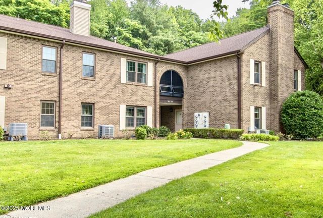 304 Wellington Place, Aberdeen, NJ 07747