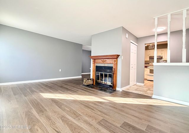 304 Wellington Place, Aberdeen, NJ 07747