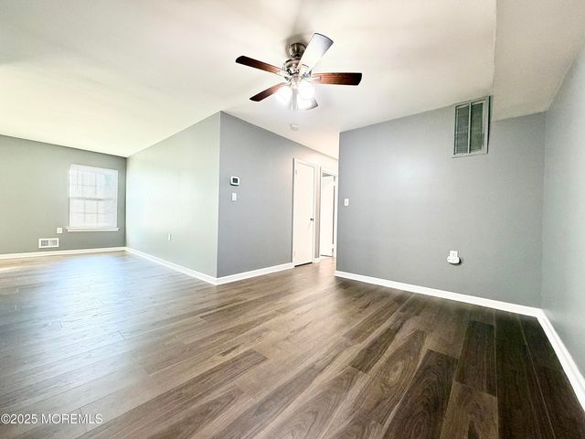 304 Wellington Place, Aberdeen, NJ 07747