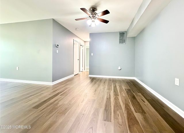 304 Wellington Place, Aberdeen, NJ 07747