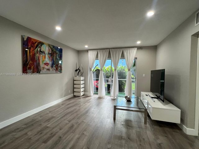 1432 S Lakeside Dr 5, Lake Worth, FL 33460