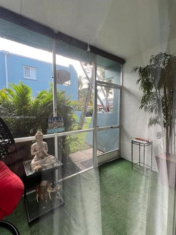 1432 S Lakeside Dr 5, Lake Worth, FL 33460