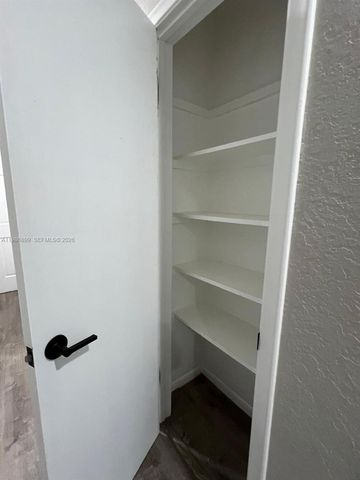 1432 S Lakeside Dr 5, Lake Worth, FL 33460