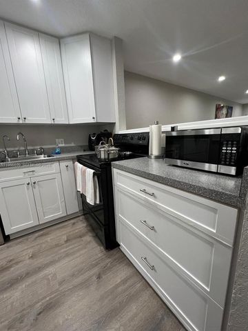 1432 S Lakeside Dr 5, Lake Worth, FL 33460