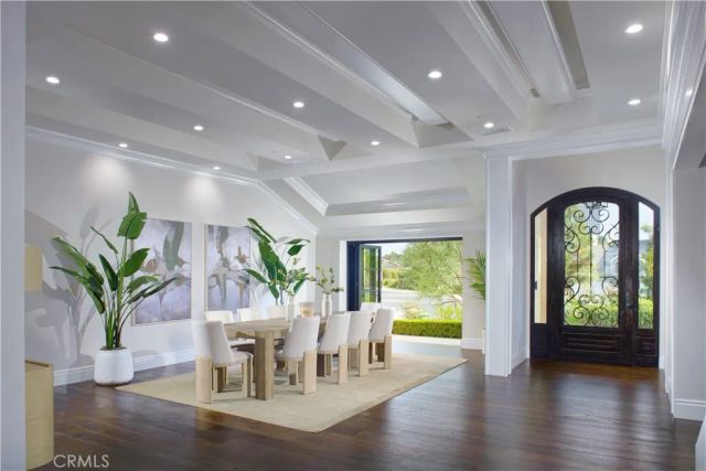 4 Inverness Lane, Newport Beach, CA 92660