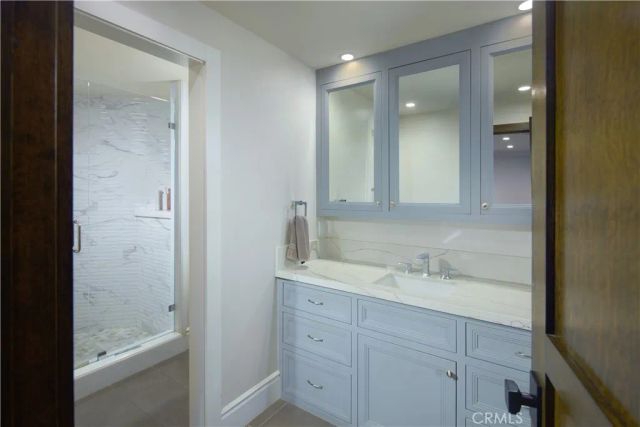 4 Inverness Lane, Newport Beach, CA 92660